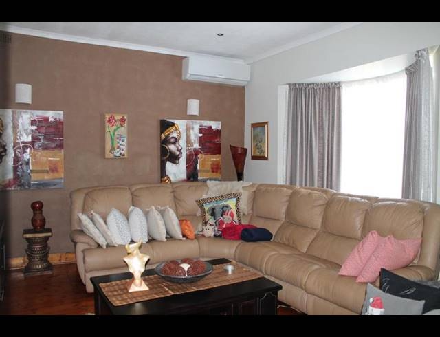 3 BEDROOM HOUSE FOR SALE IN KENSINGTON